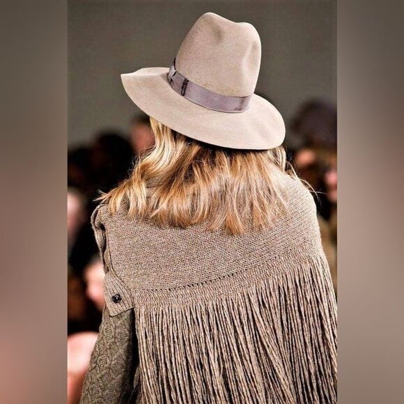 Ralph Lauren Collection Fall 2015 Runway
Taupe Cashmere Fringed Scarf Shawl - Picture 8 of 16